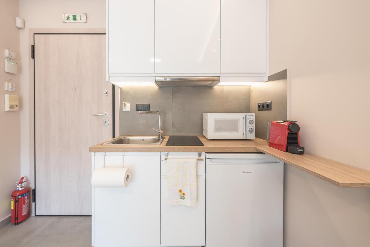 אתונה ✰Bright, Renovated, Spacious And Cosy Studio✰ מראה חיצוני תמונה