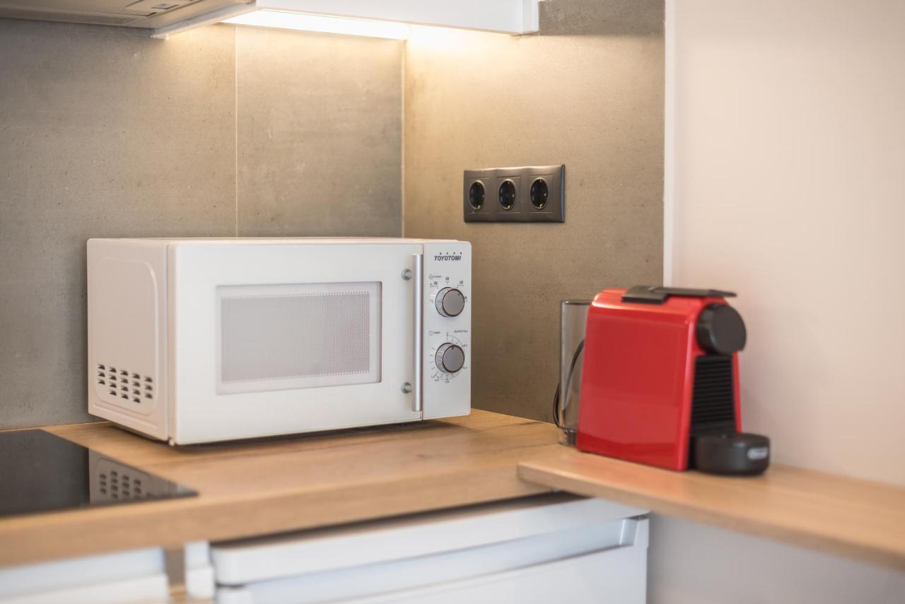 אתונה ✰Bright, Renovated, Spacious And Cosy Studio✰ מראה חיצוני תמונה